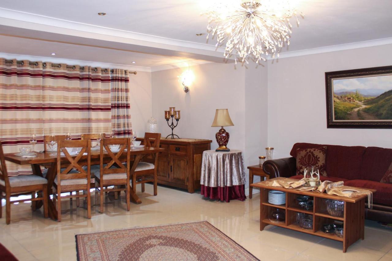 Stylish 4-bedroom House Near Nec/bhx Holiday home *